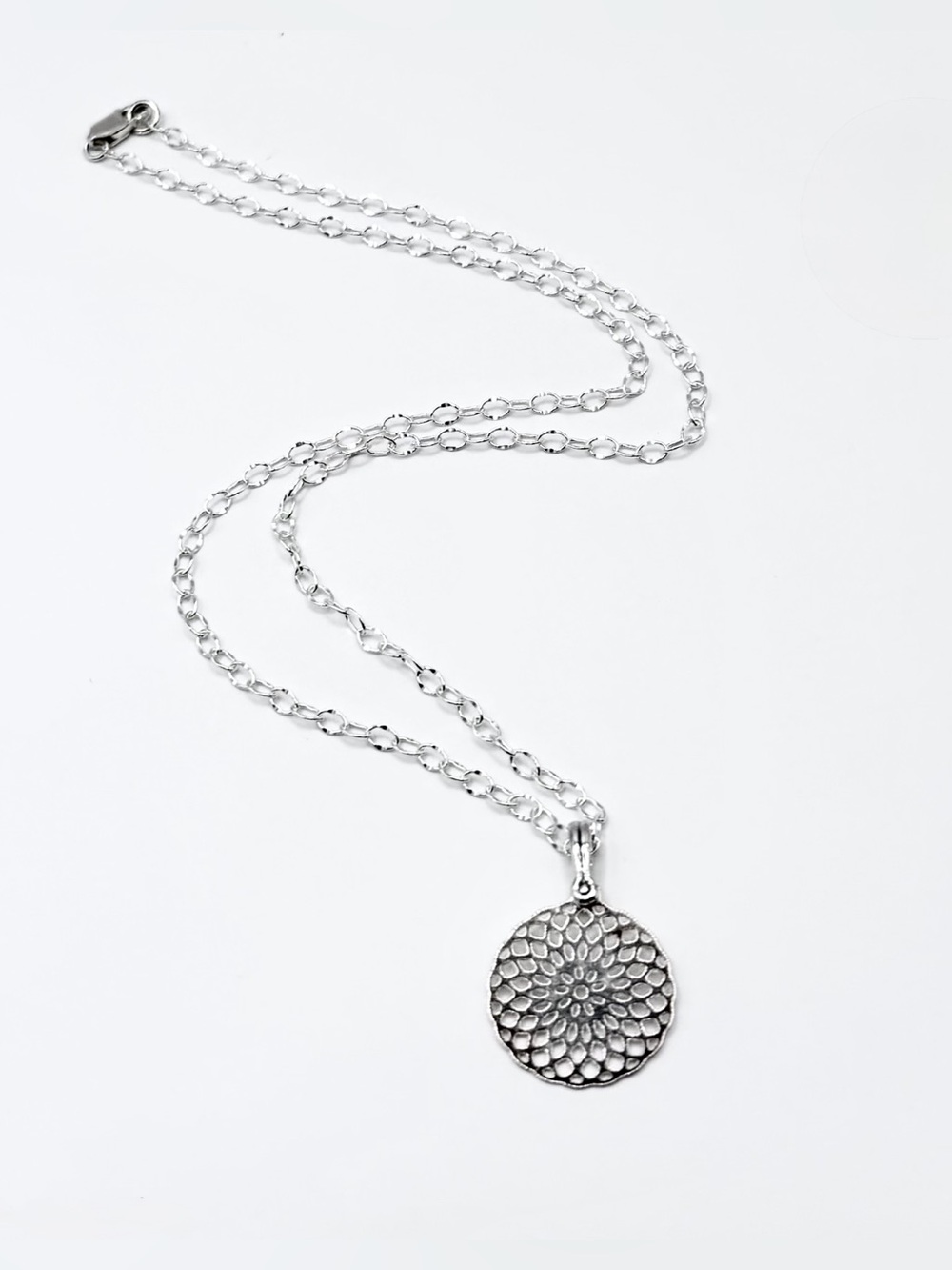 Elegant .925 Sterling Silver Medallion Pendant 18” Necklace
